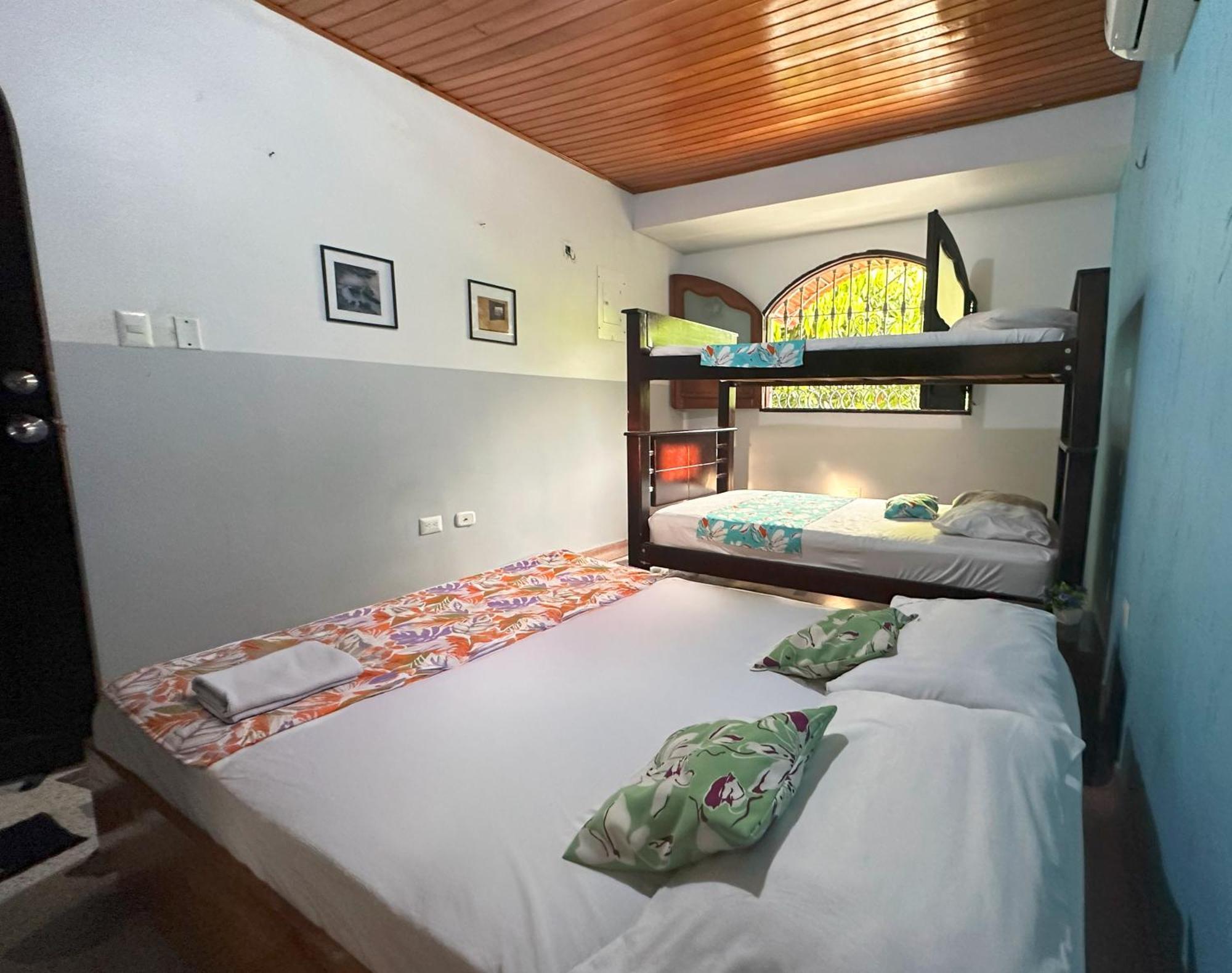 Tia Chela Hostel Санта Марта Екстериор снимка